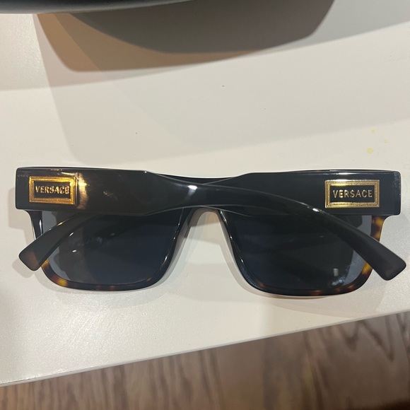 Authentic Versace sunglasses - Picture 3 of 7